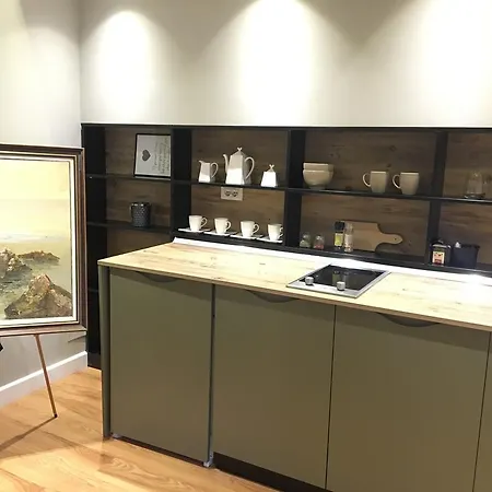 Tirana Apartments דירה *