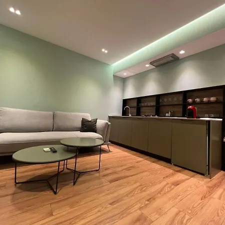 Tirana Apartments アパート ティラナ